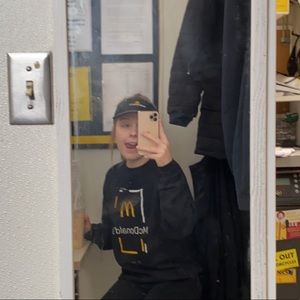 Meet your Posher, Abby